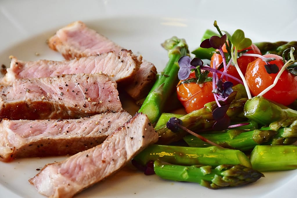 asparagus, steak, veal steak-2169313.jpg